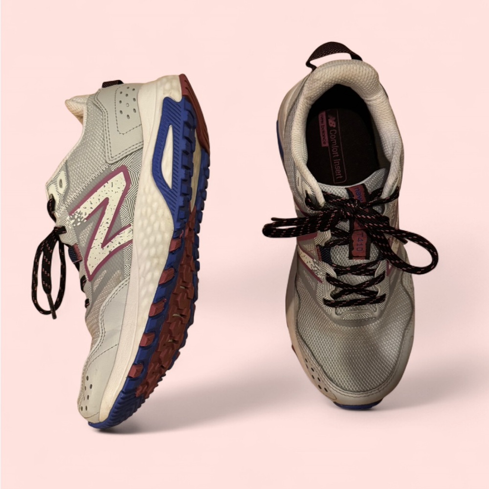 New Balance Women's Sneakers in Gray and Black - Picture 1 of 8